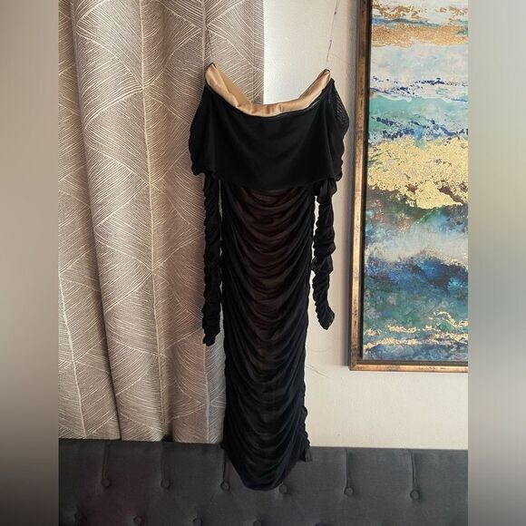 black dress with nude lining and closure on the back, new dress with tags - Picture 6 of 15